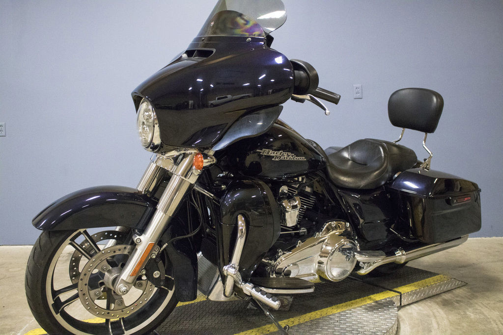 Street Glide®