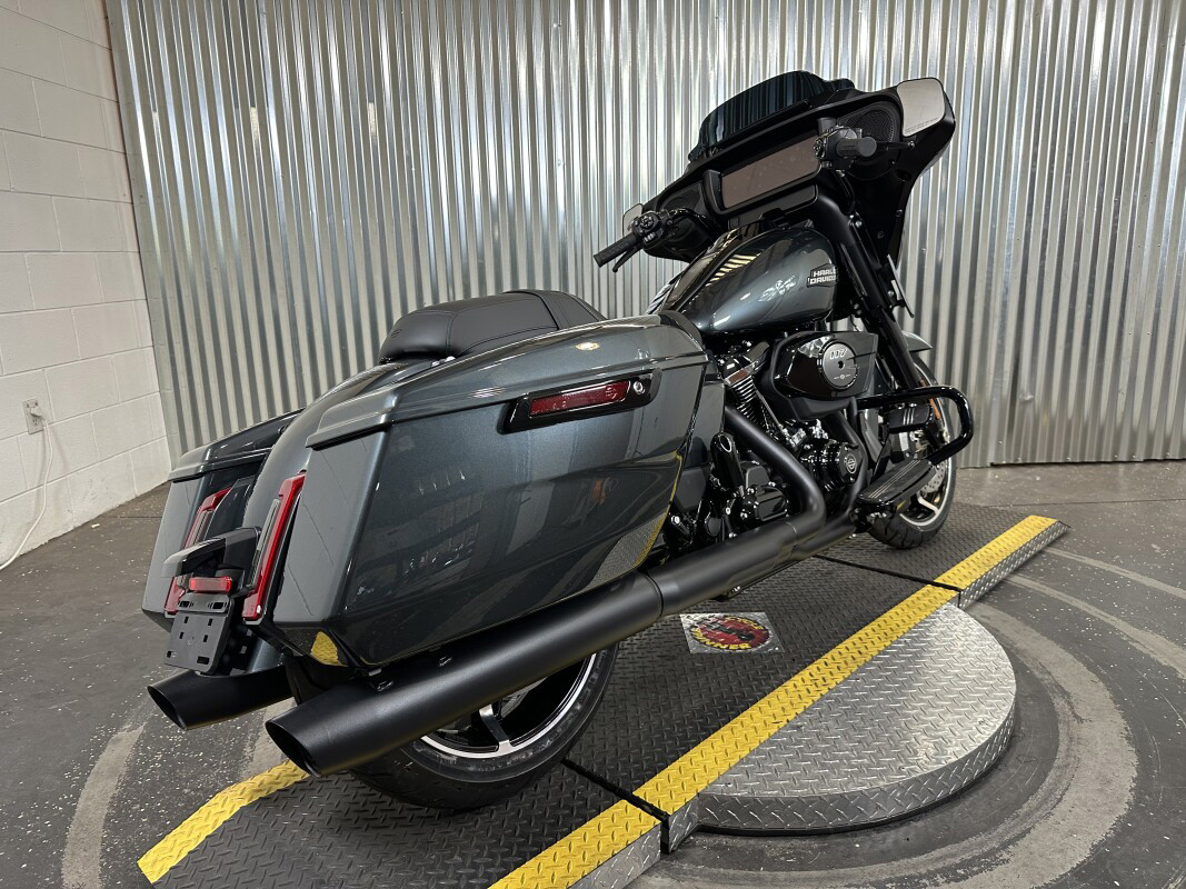 Street Glide®