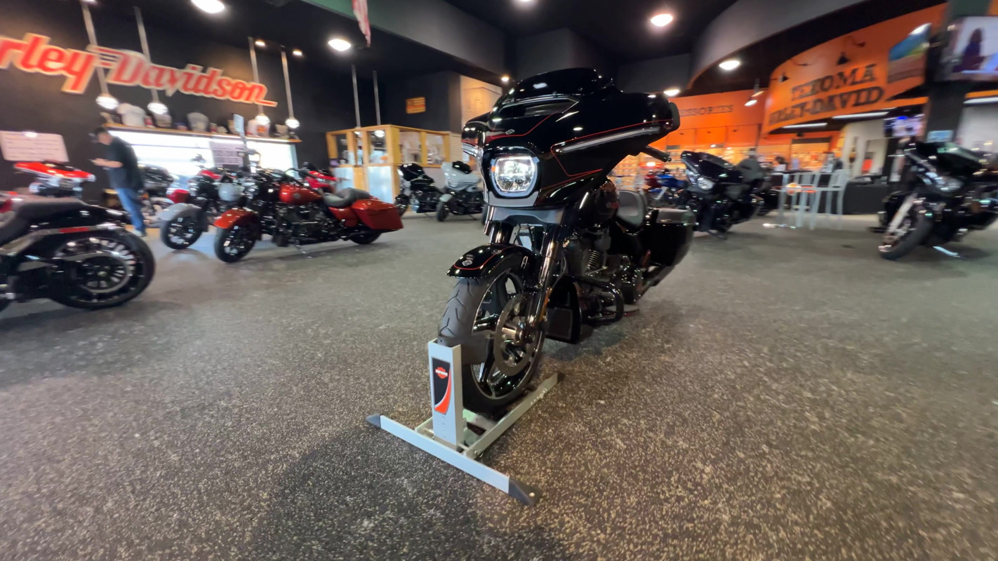 Street Glide®