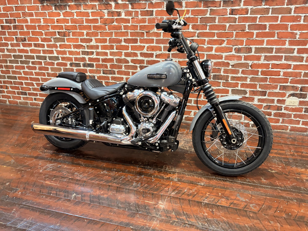 Street Bob®