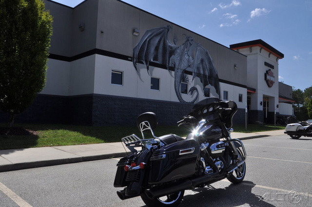 Street Glide®