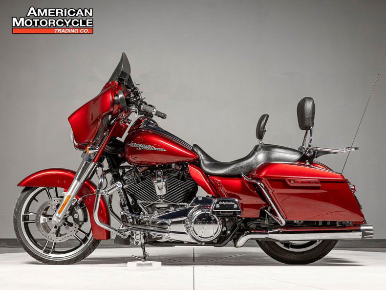 Street Glide®