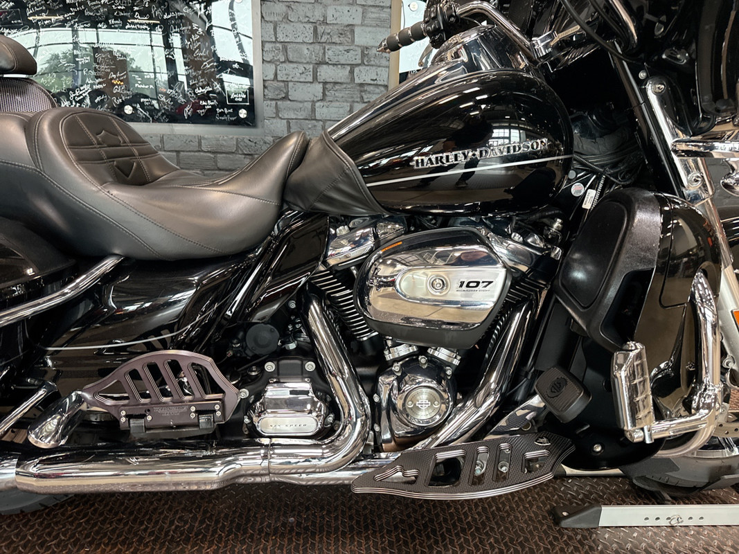 Electra Glide® Ultra Limited® Low