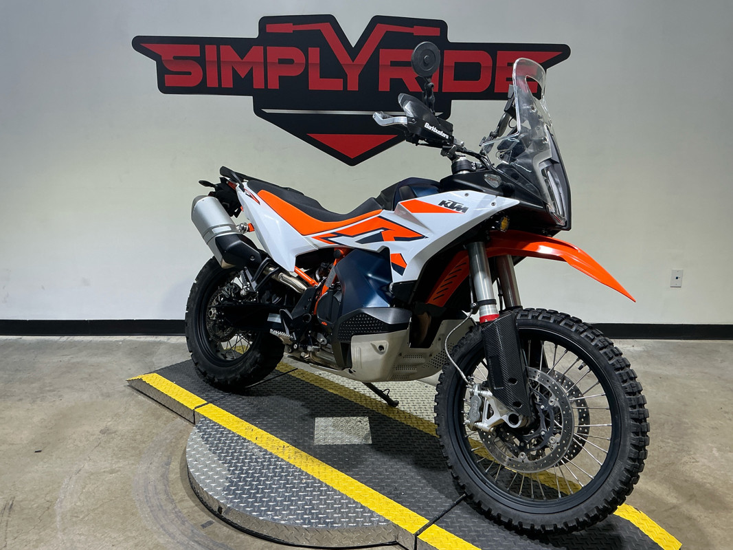 890 Adventure R