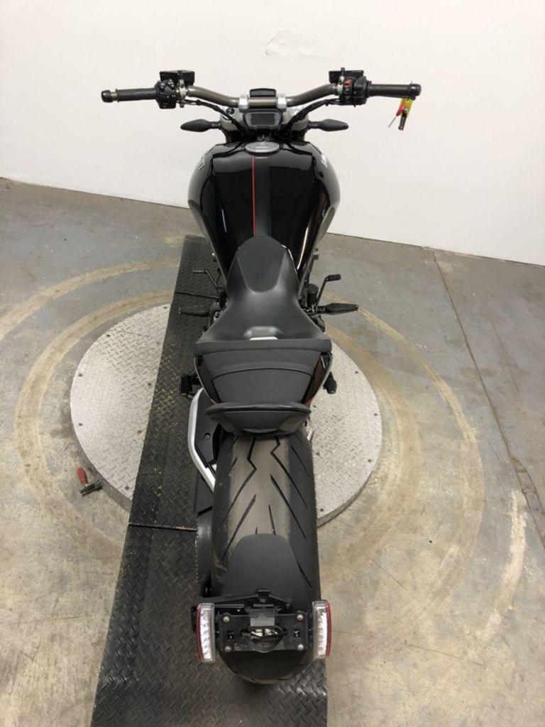 Diavel Dark