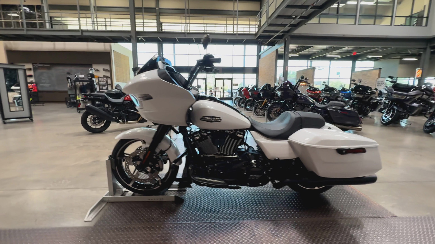Road Glide®