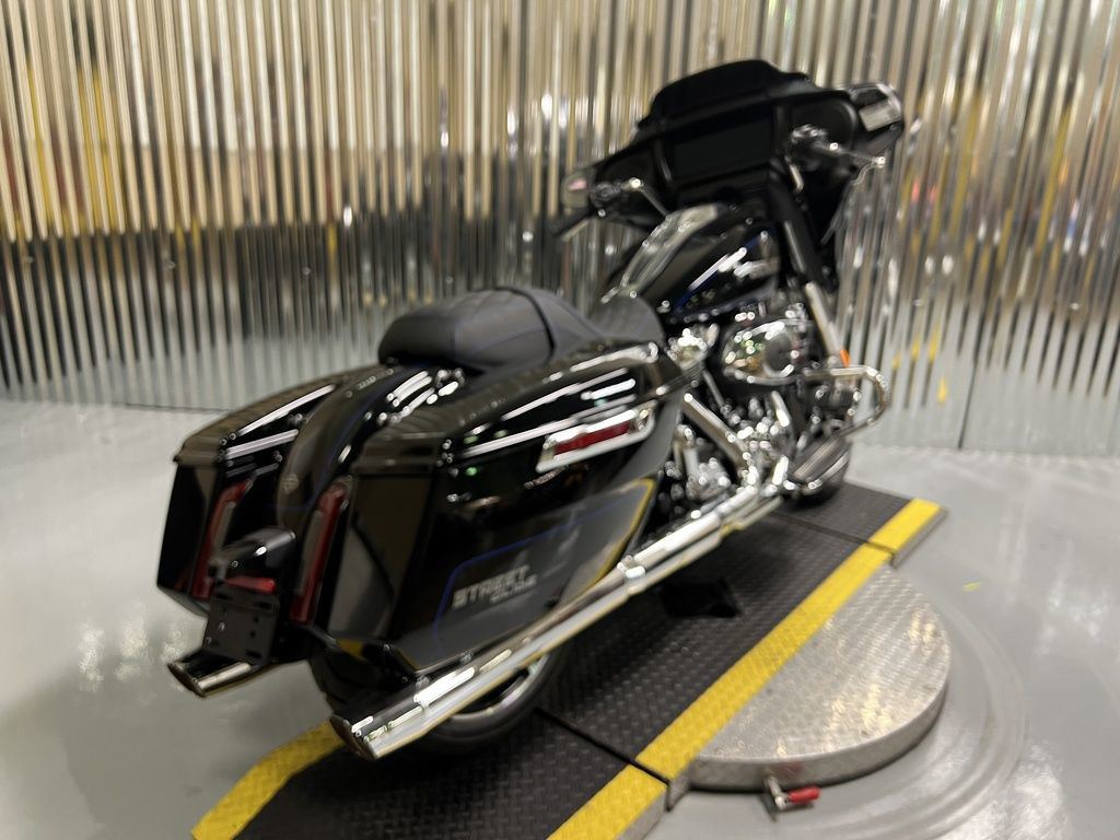 Street Glide®