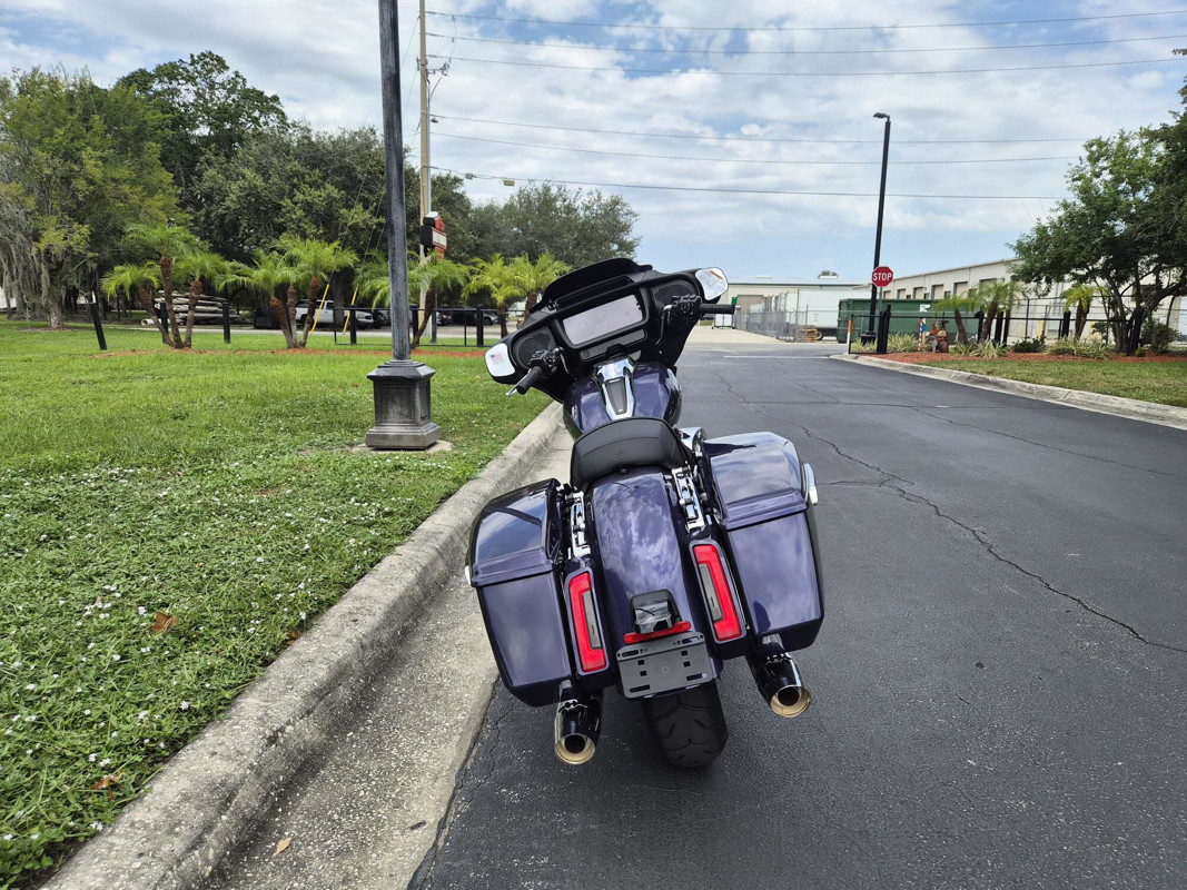 Street Glide®