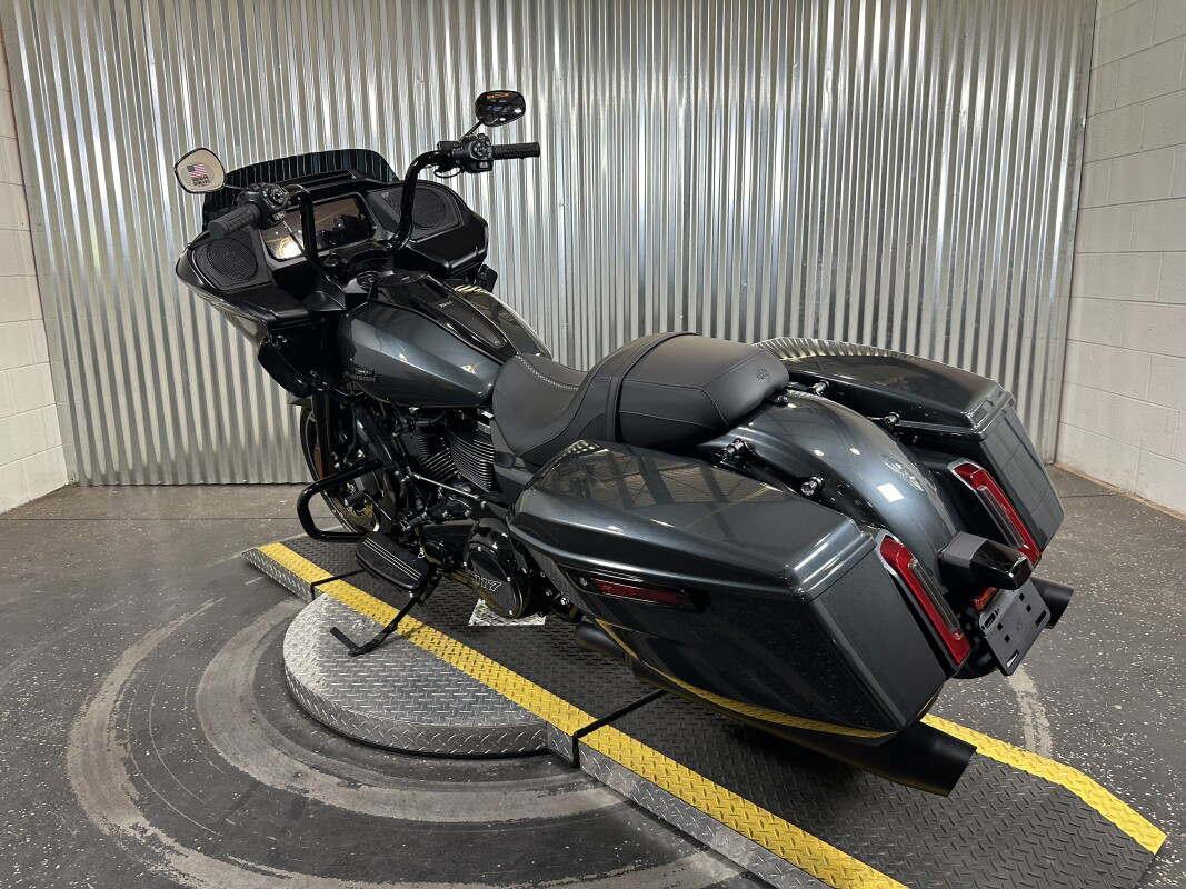 Road Glide®