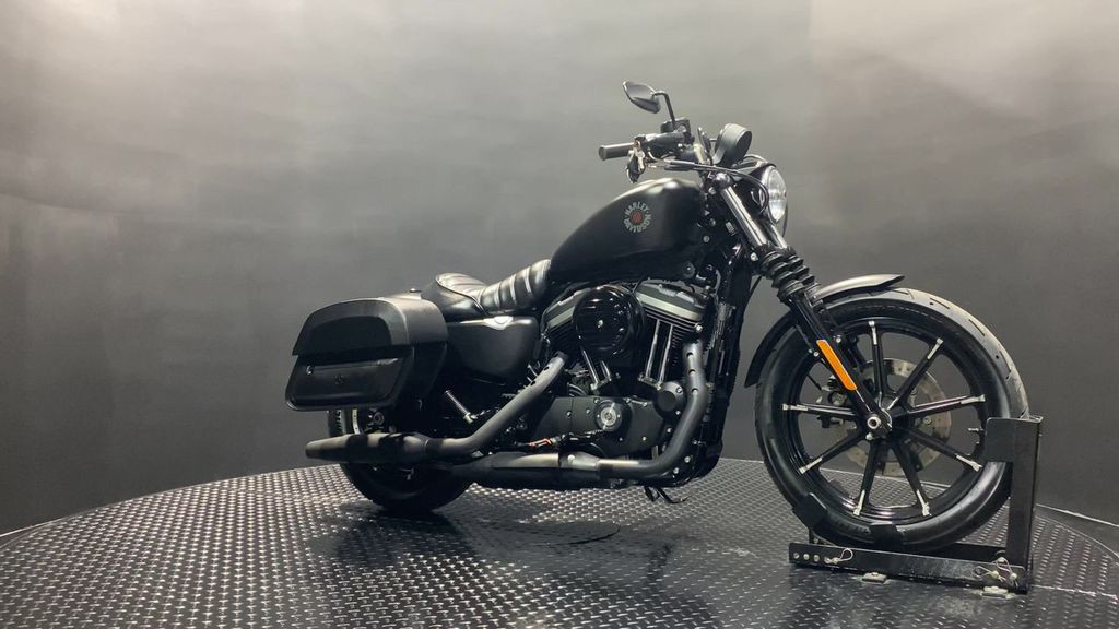 Iron 883®