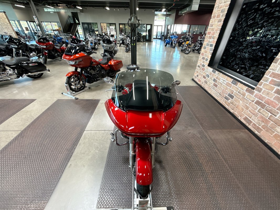Road Glide®