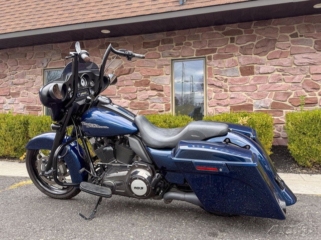 Street Glide®