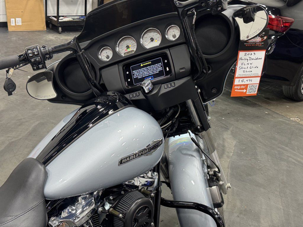 Street Glide®