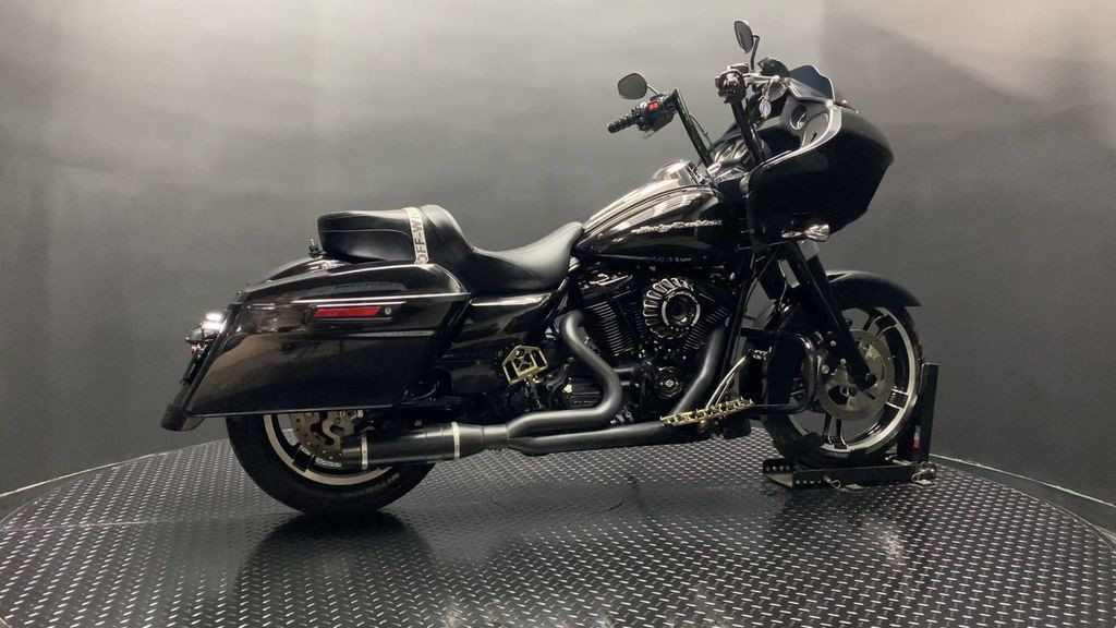 Road Glide®