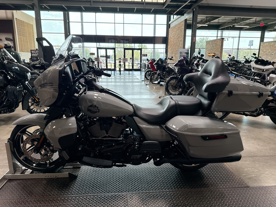 Street Glide® Ultra