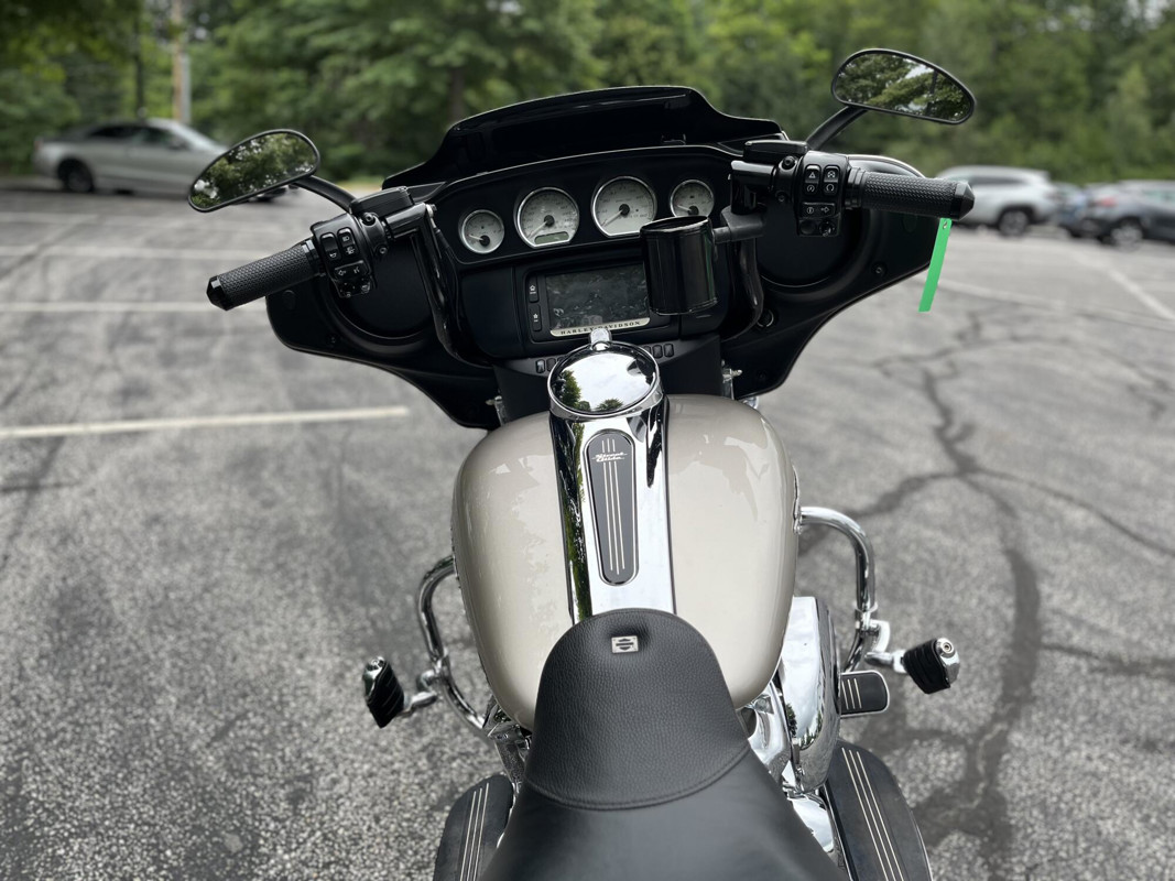 Street Glide®