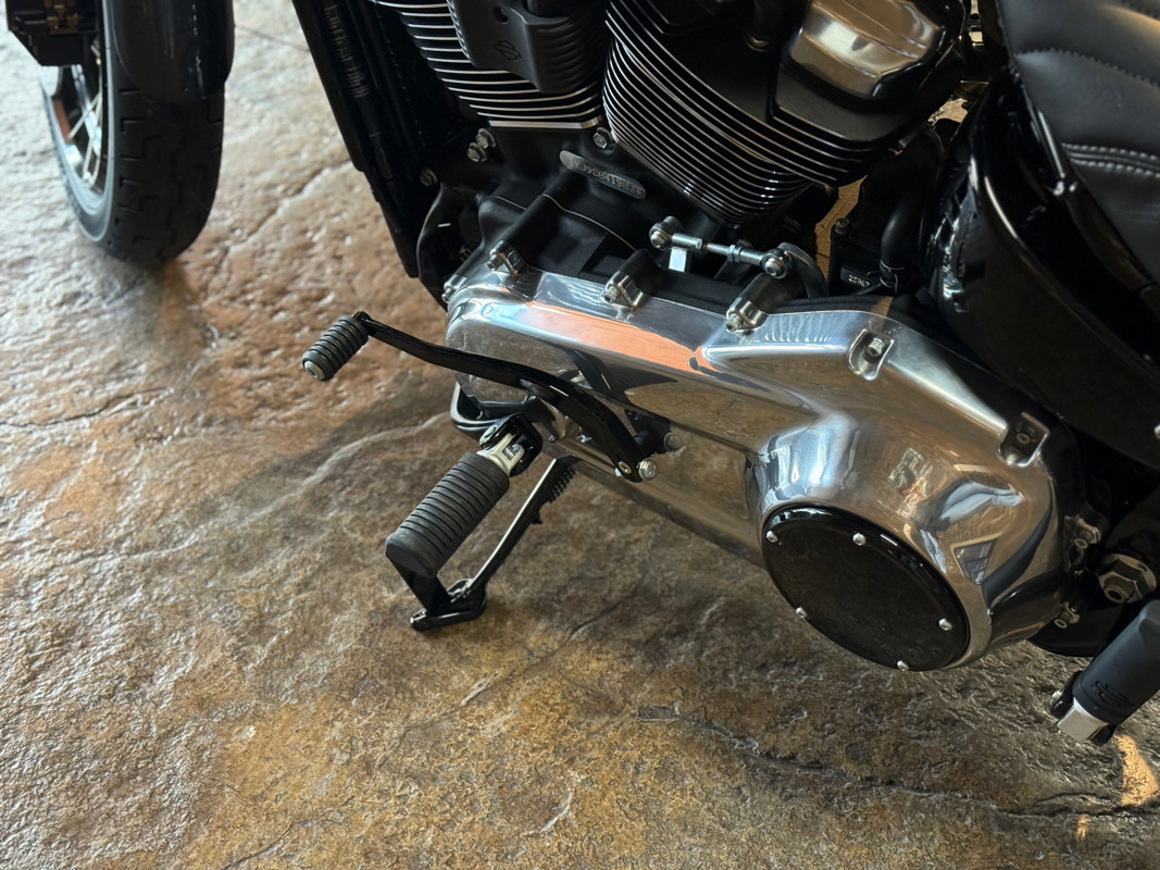 Street Bob®