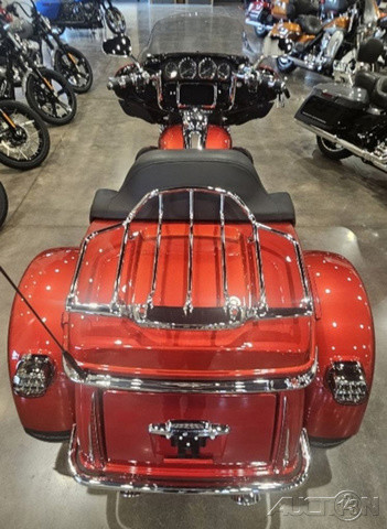 CVO® Tri Glide® Ultra