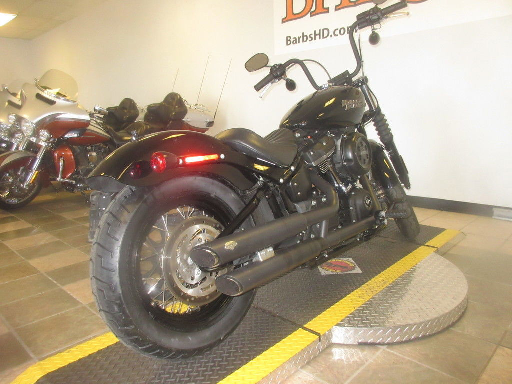 Street Bob®