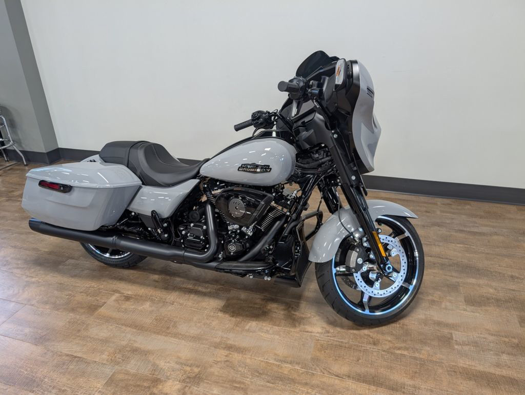 Street Glide®