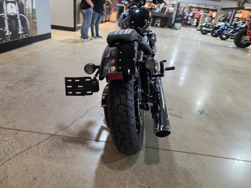 Street Bob®