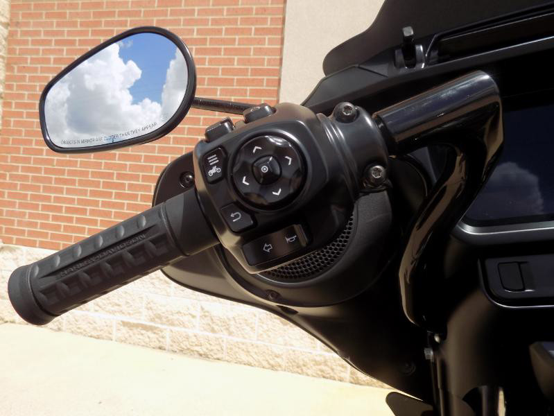 Street Glide®