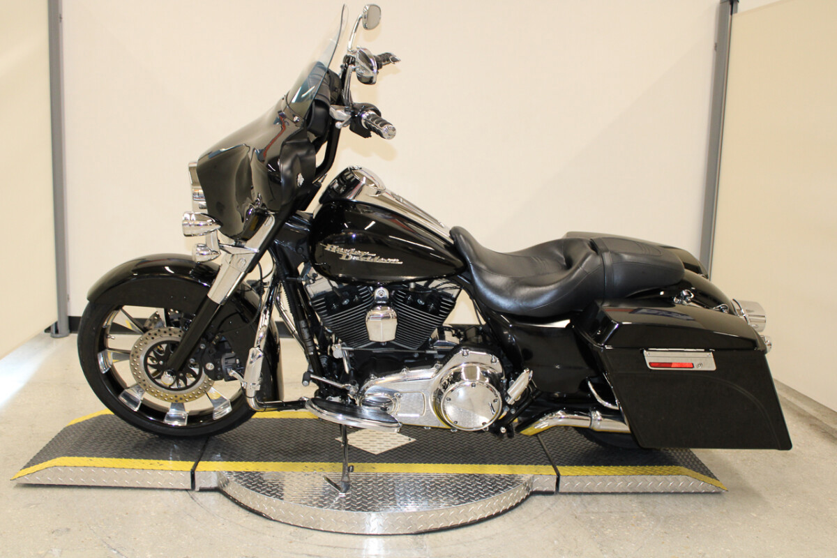 Street Glide®