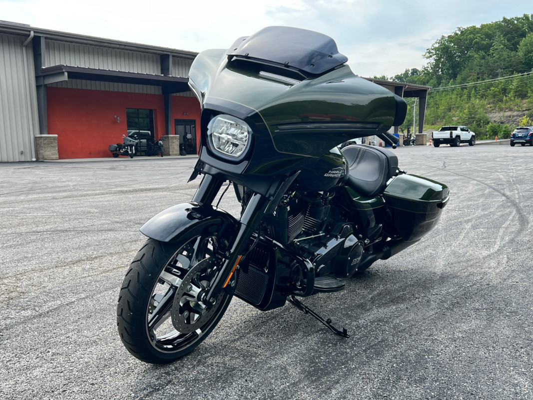 Street Glide®