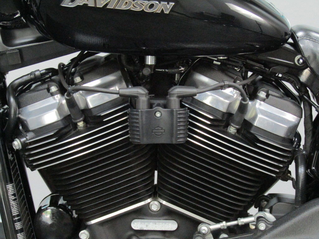 Street Bob®