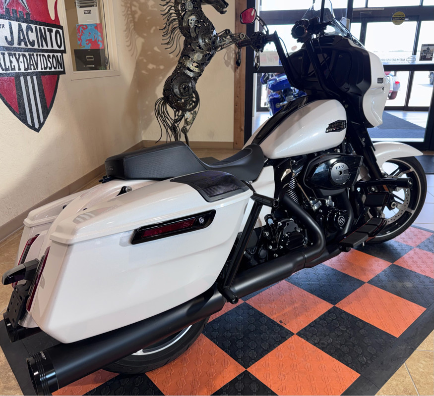 Street Glide®