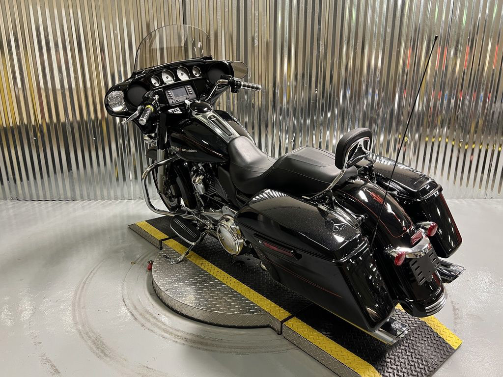 Street Glide®