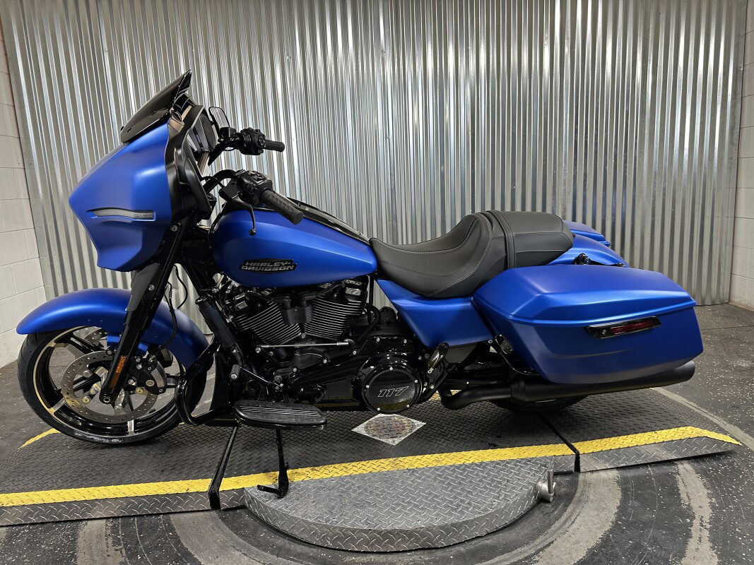 Street Glide®