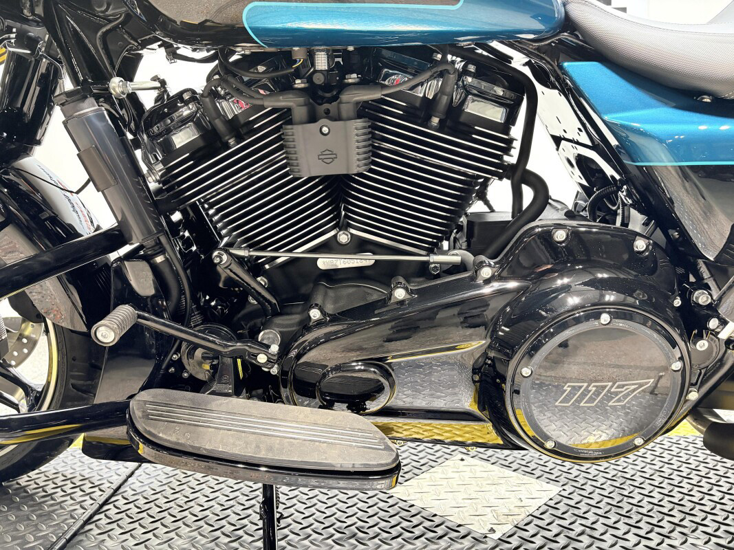 Street Glide®