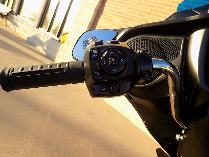 Street Glide®