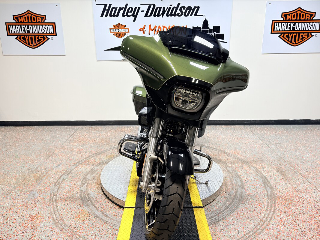 Street Glide®