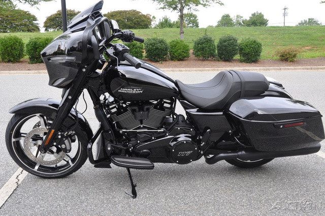 Street Glide®