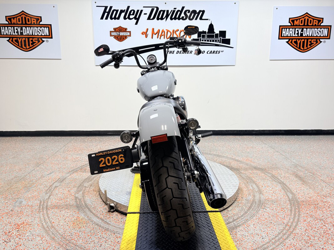 Street Bob®