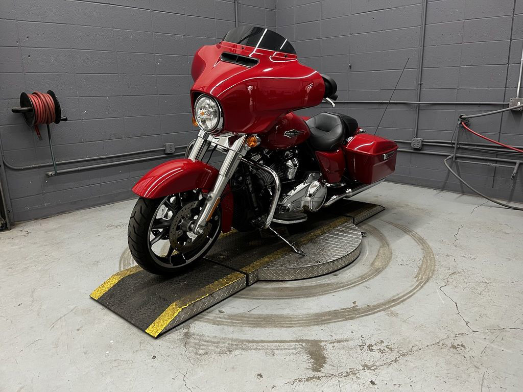 Street Glide®