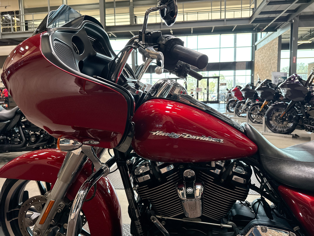 Road Glide®