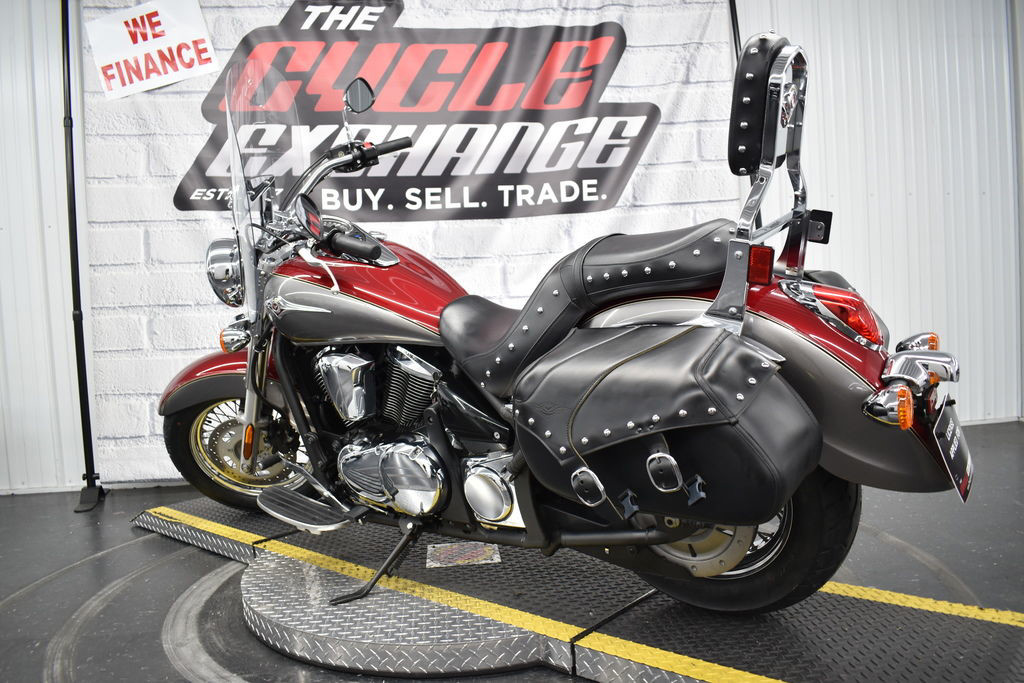 Vulcan 900 Classic LT	