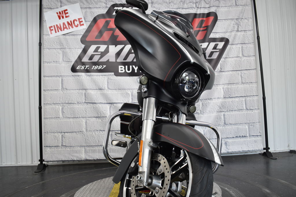 Street Glide®