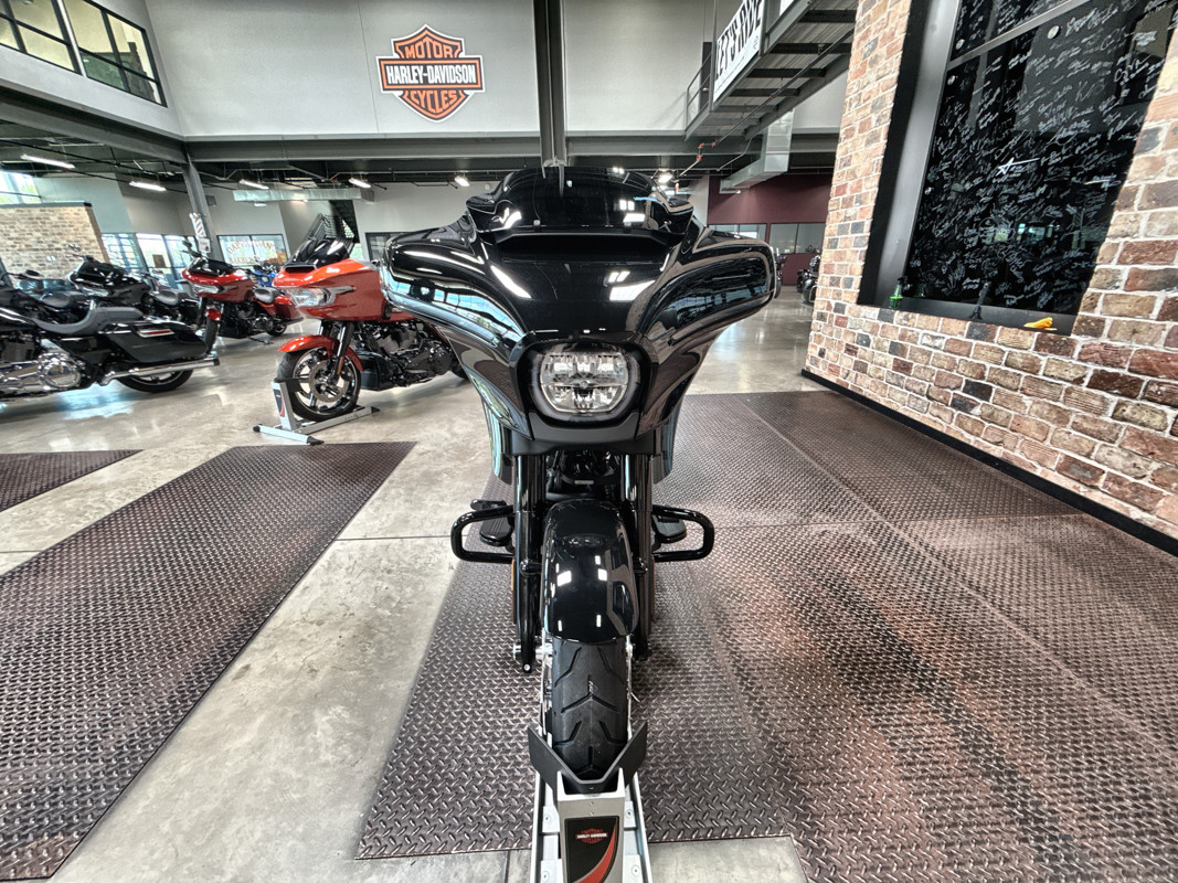 Street Glide®