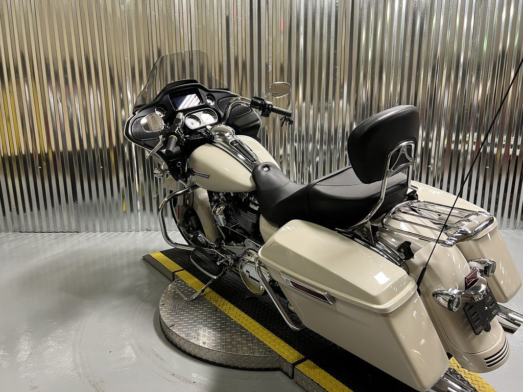 Road Glide®
