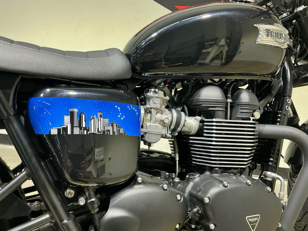 Bonneville T-100