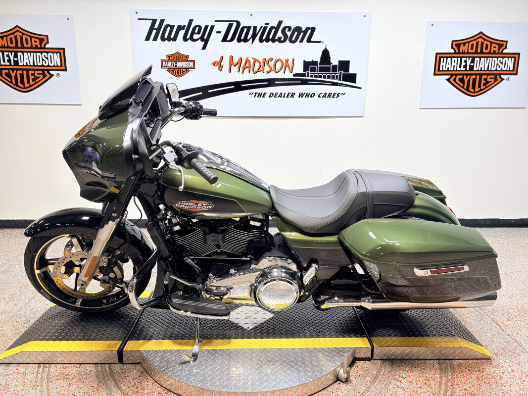 Street Glide®