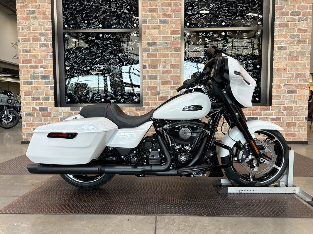 Street Glide®