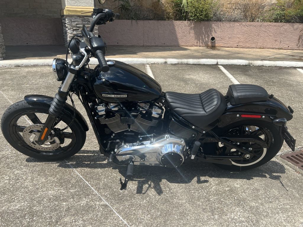 Street Bob®