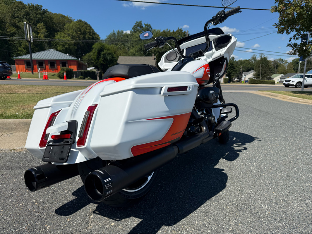 Road Glide®
