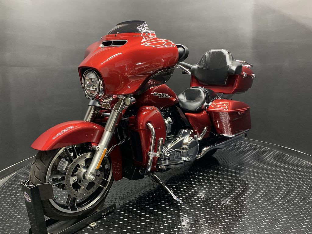 Street Glide®