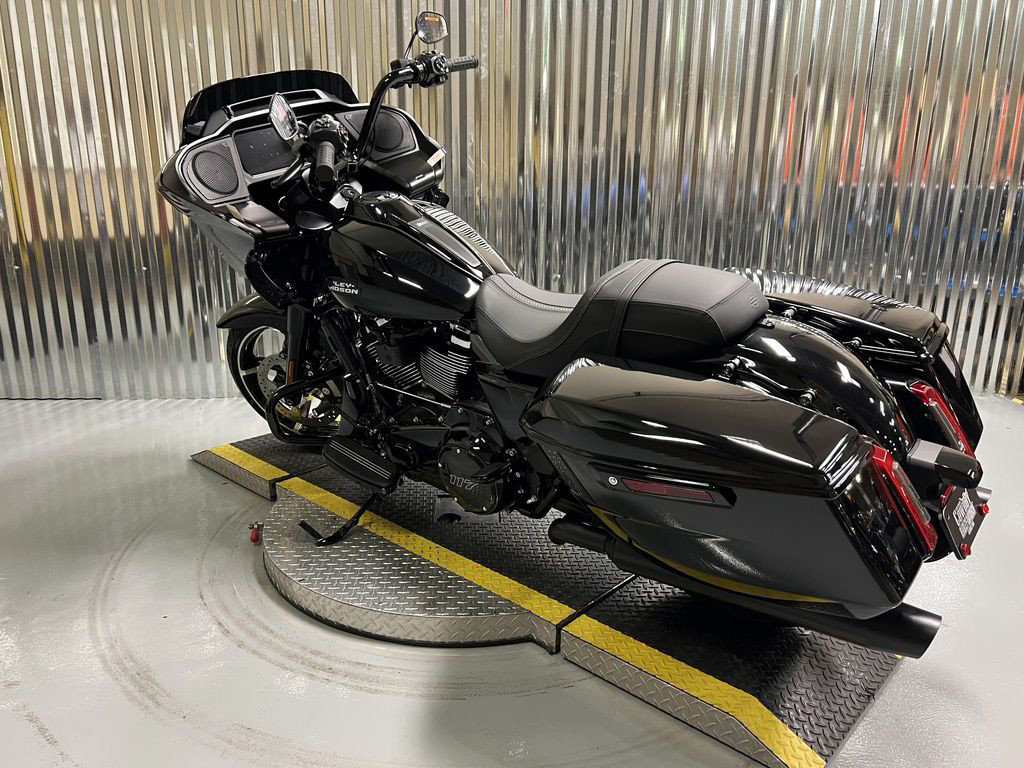 Road Glide®